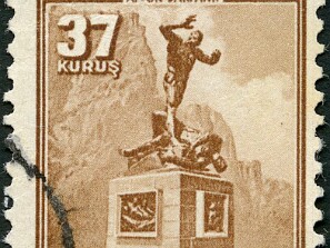 1943