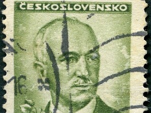 1945