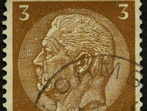 1932