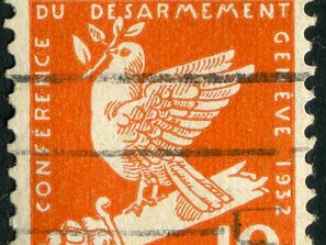 1932