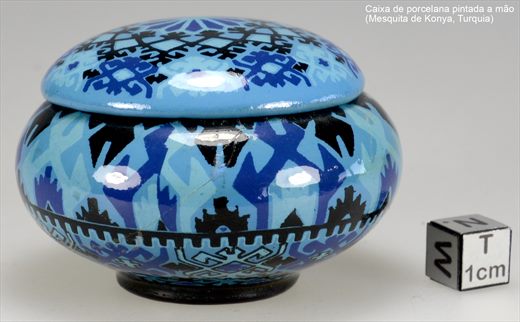 Caixa em ceramica pintada a mao Mesquita de Konya Turquia