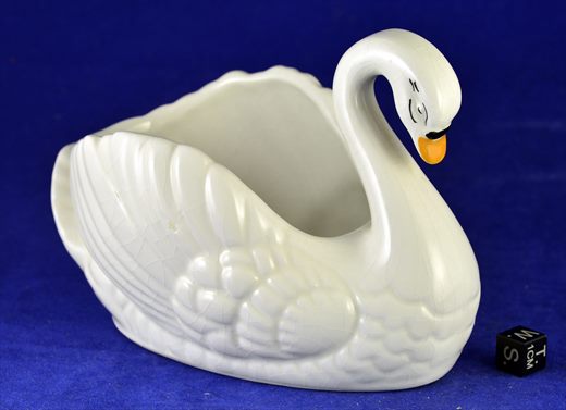Floreira em ceramica em forma de cisne