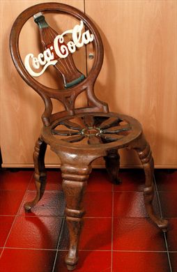 Coca-Cola - Cadeira em ferro fundido