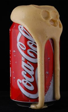 Coca-Cola - Lata com espuma