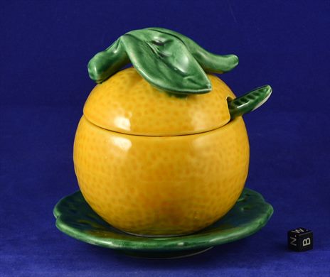 Acucareiro em ceramica em forma de laranja