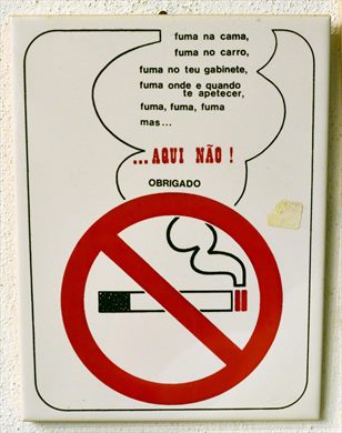Fuma na cama...