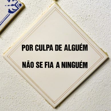 Por culpa de alguem...