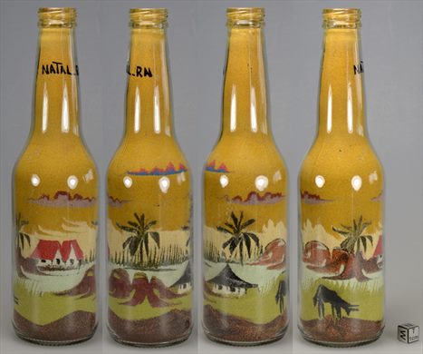 Garrafa decorativa com areia colorida (Natal RN Brasil)
