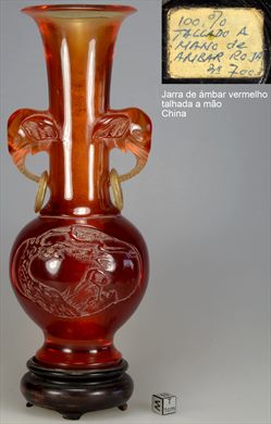 Jarra ambar vermelho trabalhada a mao