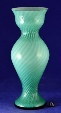 Jarra de vidro verde