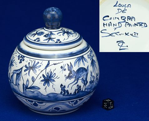 Pote com tampa em ceramica pintada a mao Caldas da Rainha