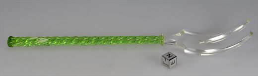 Garfo em vidro verde