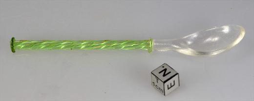 Colher em vidro verde