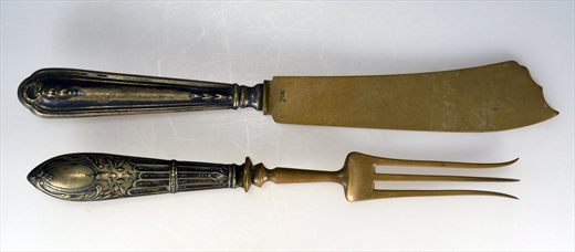Faca e garfo para bolo em prata anos 50