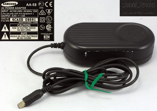 Samsung AA-E8 (100-240V 8.4 1.0A)