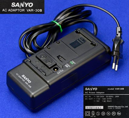 Sanyo AC Adaptor VAR-30B