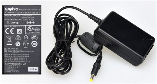 Sanyo AC adaptor VAR-G9