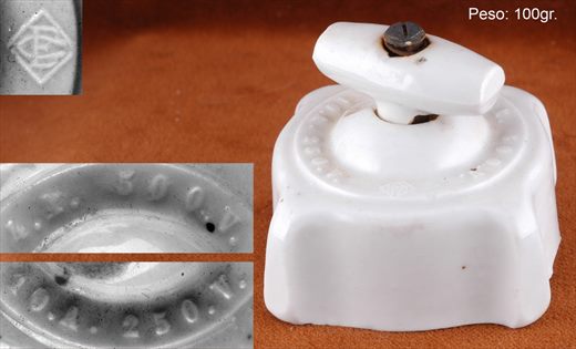 Interruptor de parede de porcelana com base quadrada 100g