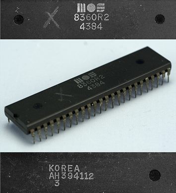 MOS 8360R2 4384 - Text Editing Device (TED) Commodore 16-116-Plus4