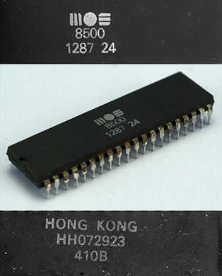 MOS 8500 1287 24 - HH072923 410B Hong Kong - HMOS version of 6510 processor (CPU) for C64