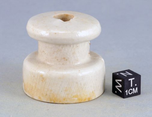 Isolador de passagem (ceramica) (mod E3) branco