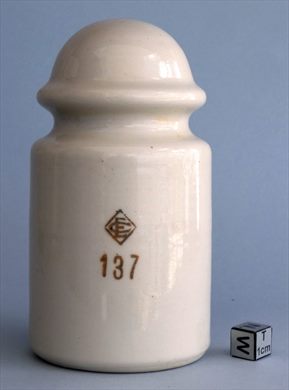 Isolador de passagem 137 (ceramica) (mod G2) (EC) creme