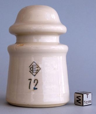 Isolador de passagem (ceramica) (mod G2) (EC) creme 72