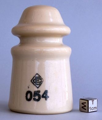 Isolador de passagem (ceramica) (mod G2) (EC) creme 054