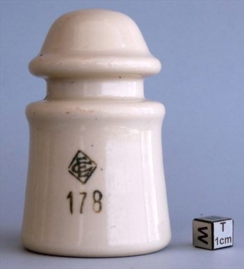 Isolador de passagem (ceramica) (mod G2) (EC) creme 178