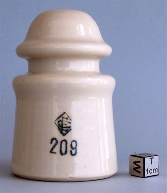 Isolador de passagem (ceramica) (mod G2) (EC) creme 209