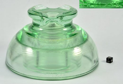 Isolador de passagem (vidro) ARVI-22 verde transparente