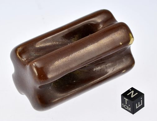 Isolador de tensao (ceramica) (mod 6) castanho