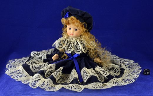 Boneca de ceramica