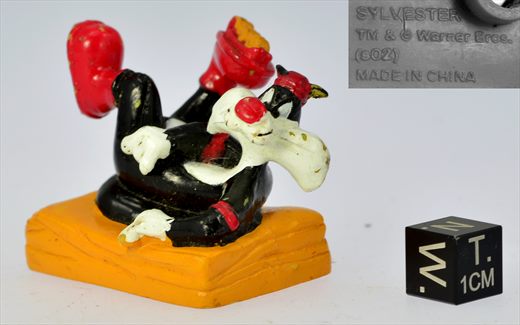 Sylvester-TM-and-Warner-Bros-S02