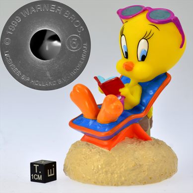 Tweety) Warner Bros.