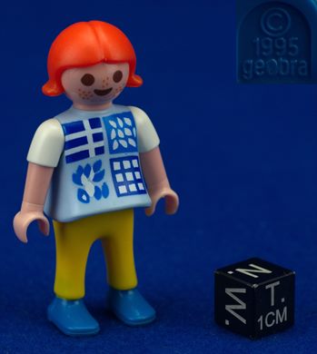 Child Girl - Playmobil Dollhouse City School (Geobra 1995)