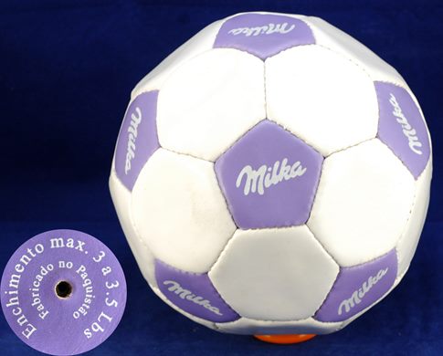Bola de Futebol Milka
