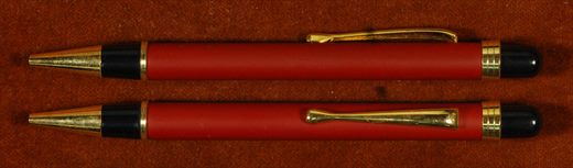 Esferografica (vermelho-preto-dourado)