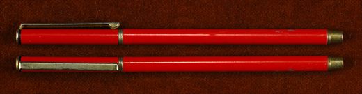 Esferografica (vermelho-dourado)