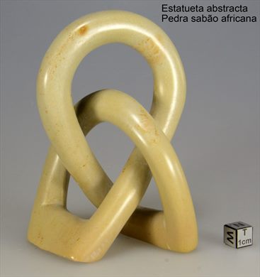 Estatueta abstracta (Pedra sabao africana)
