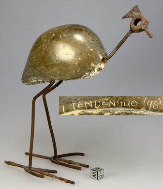 Passaro (escultura em pedra e ferro)