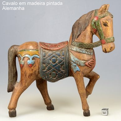 Cavalo em madeira pintada (Alemanha)