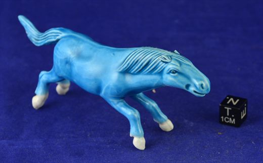 Cavalo azul porcelana