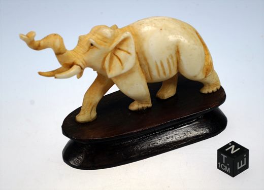 Elefante de marfim