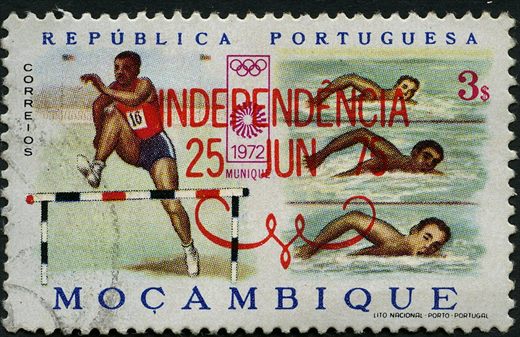 Mocambique (Colonia Portuguesa) - 1975 - Olimpiadas Munique 1972 Sobrecarga Independencia - 3Esc