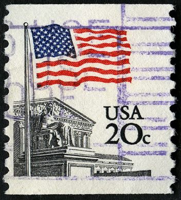 Estados Unidos da America - 1981 - Bandeira sobre Supremo Tribunal - 20C