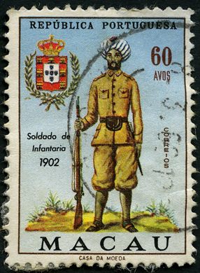 Macau - 1966 - Uniformes Militares - Soldado de Infantaria 1902 - 60Avos
