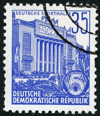 Alemanha Oriental - 1953 - Funfjahresplan - Deutsche Sporthalle - 35Pf