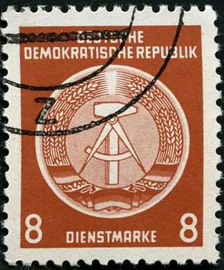 Alemanha Oriental - 1954 - Dienstmarke - Staatswappen - 8Pf