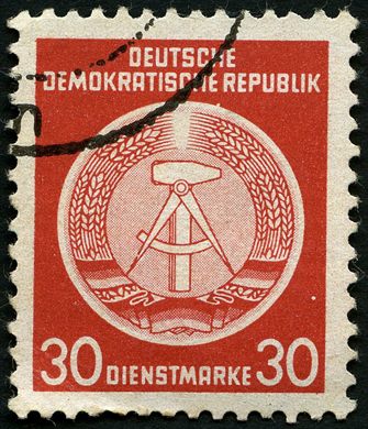 Alemanha Oriental - 1954 - Dienstmarke - Staatswappen - 30Pf